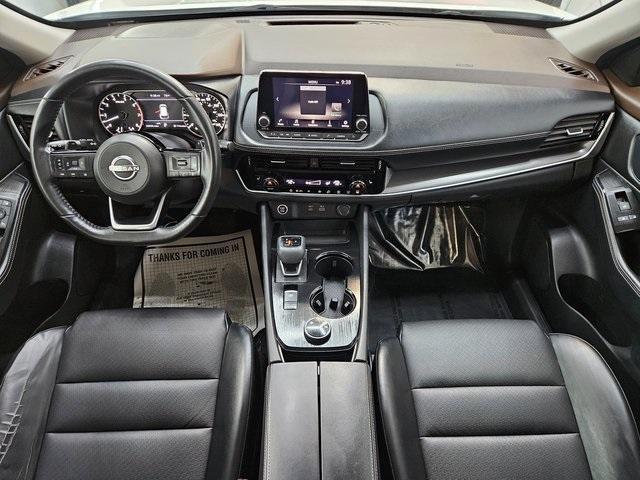 Photo of 2022 White Nissan Rogue