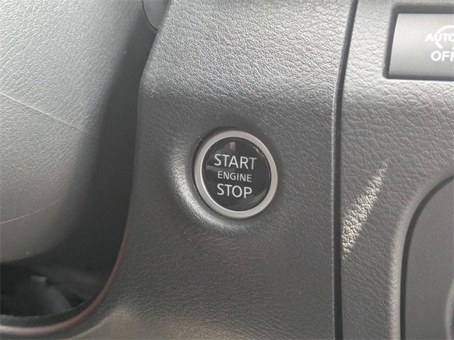 Photo of 2025 Glacier White Nissan Frontier