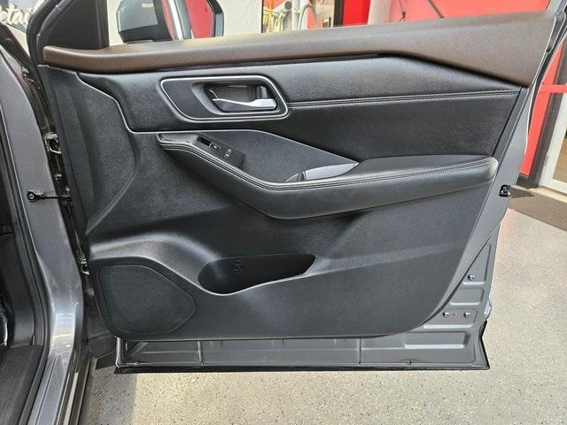 Photo of 2022 Gun Metallic Nissan Rogue