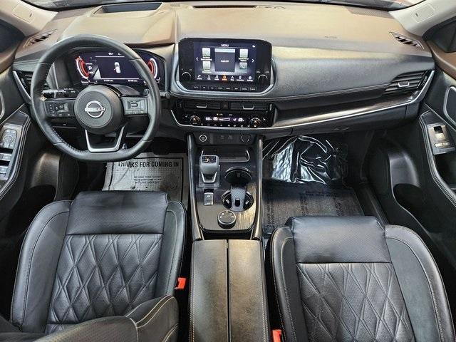 Photo of 2022 Gun Metallic Nissan Rogue