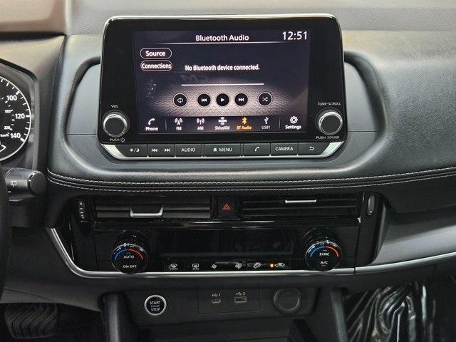 Photo of 2022 Black Nissan Rogue