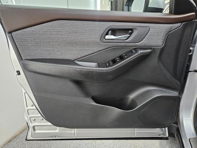 Photo of 2022 Brilliant Silver Metallic Nissan Rogue