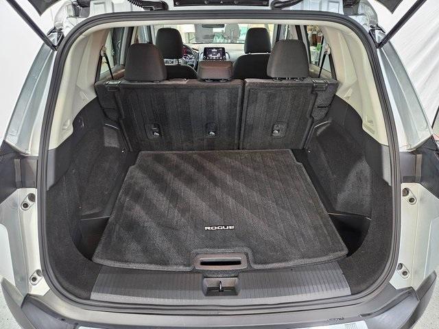 Photo of 2022 Brilliant Silver Metallic Nissan Rogue
