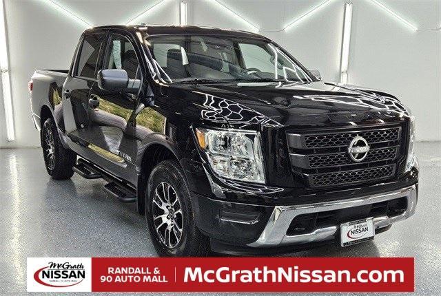 Photo of 2024 Super Black Nissan Titan