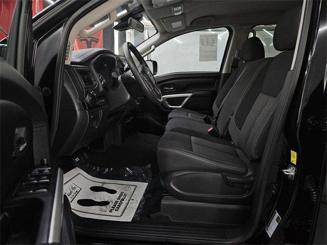 Photo of 2024 Super Black Nissan Titan