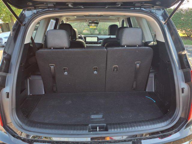 Photo of 2023 Ebony Black Kia Telluride