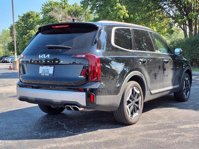 Photo of 2023 Ebony Black Kia Telluride