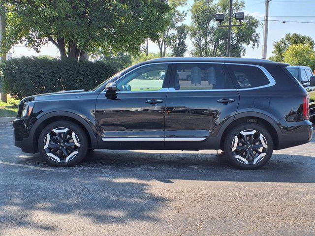 Photo of 2023 Ebony Black Kia Telluride