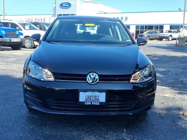 Photo of 2017 Black Volkswagen Golf