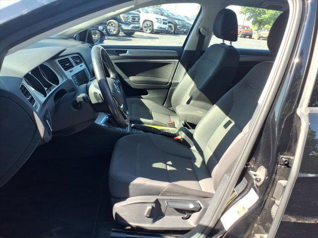 Photo of 2017 Black Volkswagen Golf