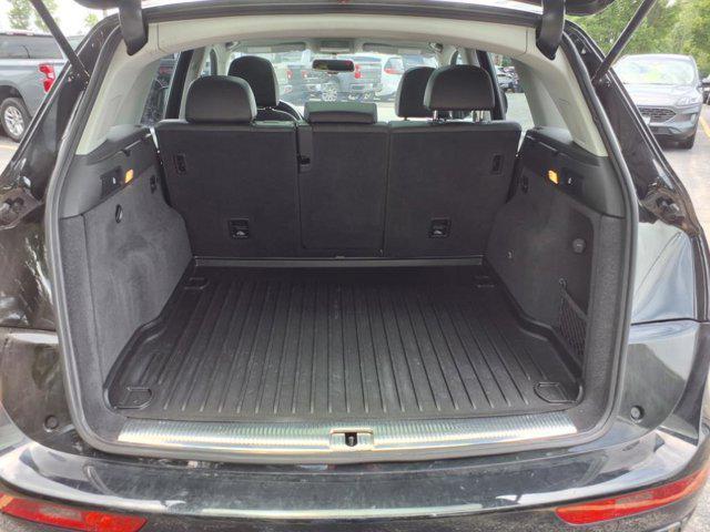 Photo of 2017 Black Metallic Audi Q5