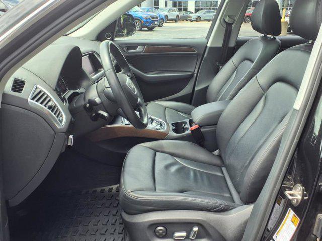 Photo of 2017 Black Metallic Audi Q5