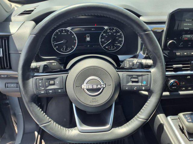 Photo of 2024 Solid Gray/Super Black Nissan Pathfinder