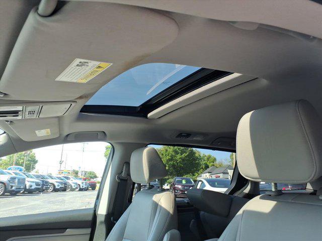 Photo of 2018 Crystal Black Pearl Honda Odyssey