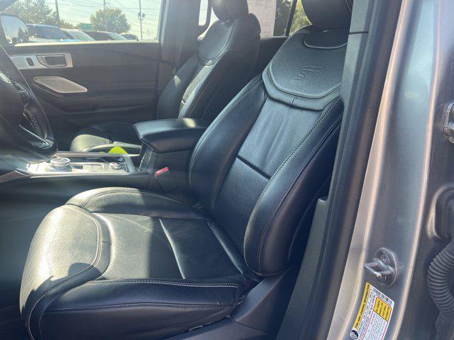 Photo of 2020 Silver Ford Explorer
