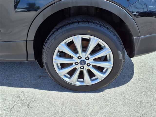 Photo of 2017 Shadow Black Ford Escape