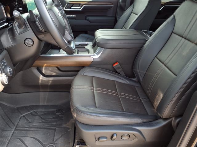 Photo of 2024 Black Chevrolet Silverado 1500