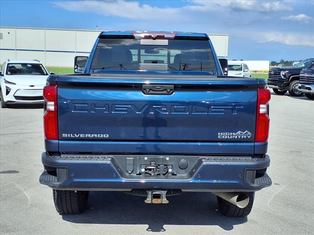 Photo of 2022 Northsky Blue Metallic Chevrolet Silverado 2500