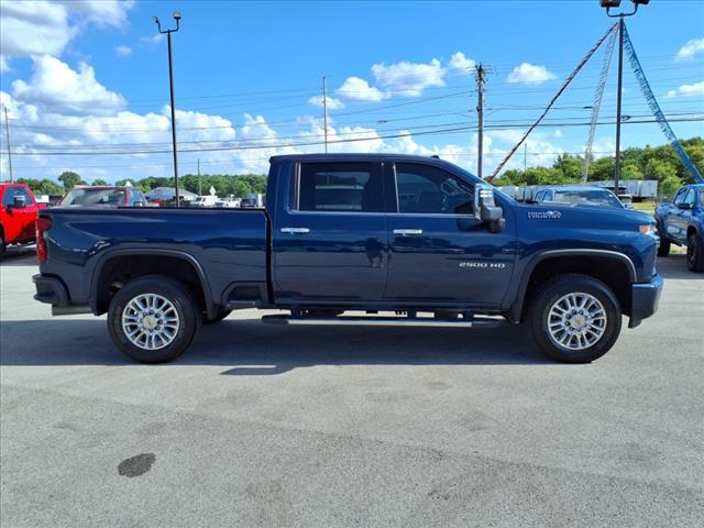 Photo of 2022 Northsky Blue Metallic Chevrolet Silverado 2500