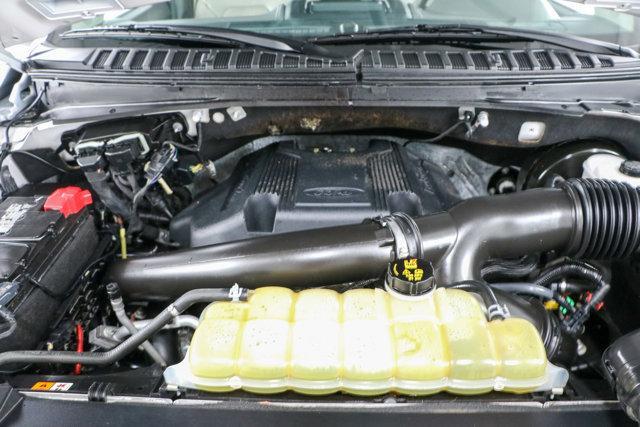 Photo of 2019 White Platinum Metallic Tri-Coat Ford Expedition Max