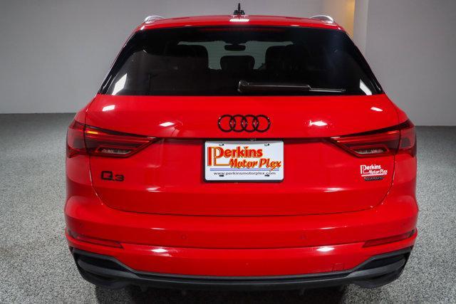 Photo of 2023 Tango Red Metallic Audi Q3