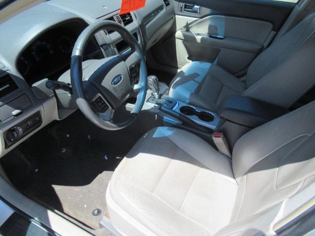Photo of 2012 Silver Ford Fusion