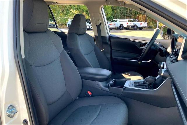 Photo of 2024 Ice Cap Toyota RAV4