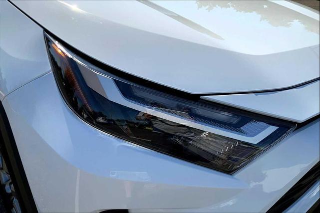 Photo of 2024 Ice Cap Toyota RAV4