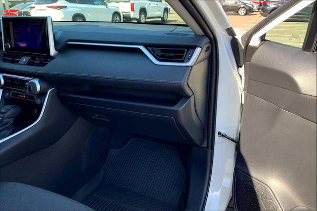 Photo of 2024 Ice Cap Toyota RAV4