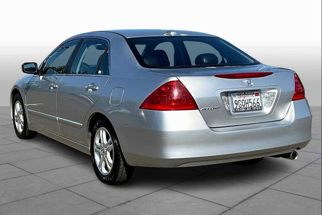 Photo of 2006 Alabaster Silver Metallic Honda Accord
