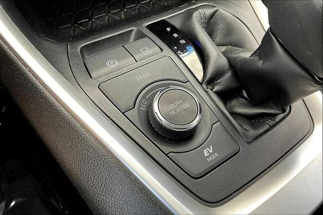 Photo of 2022 Silver Sky Metallic Toyota RAV4 Hybrid