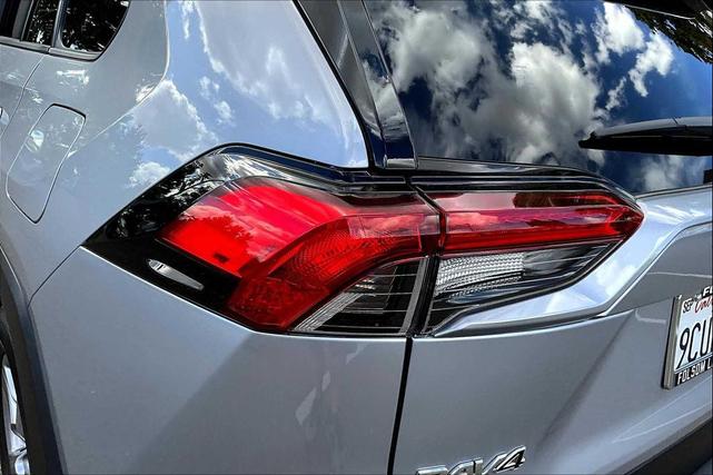 Photo of 2022 Silver Sky Metallic Toyota RAV4 Hybrid