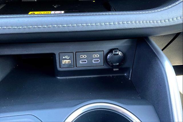 Photo of 2023 Magnetic Gray Metallic Toyota Highlander Hybrid