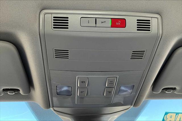 Photo of 2024 Platinum Gray Metallic Volkswagen Jetta
