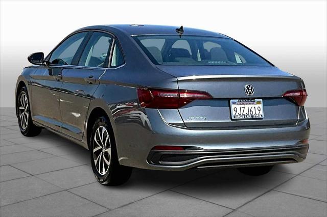 Photo of 2024 Platinum Gray Metallic Volkswagen Jetta