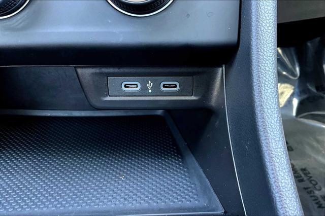 Photo of 2024 Platinum Gray Metallic Volkswagen Jetta
