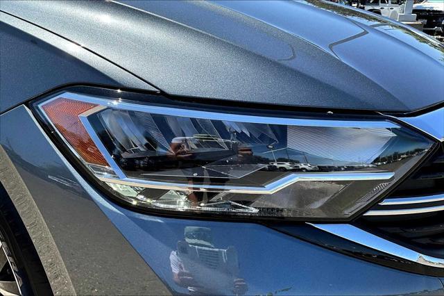 Photo of 2024 Platinum Gray Metallic Volkswagen Jetta