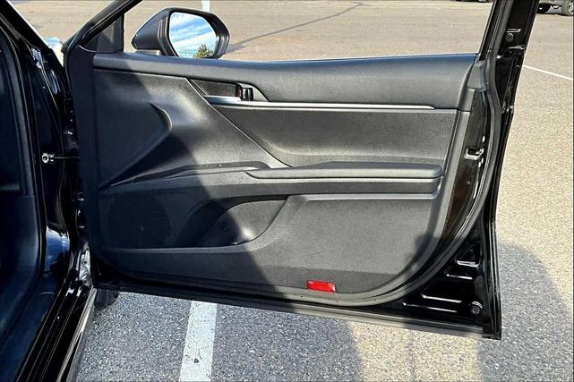 Photo of 2022 Midnight Black Metallic Toyota Camry
