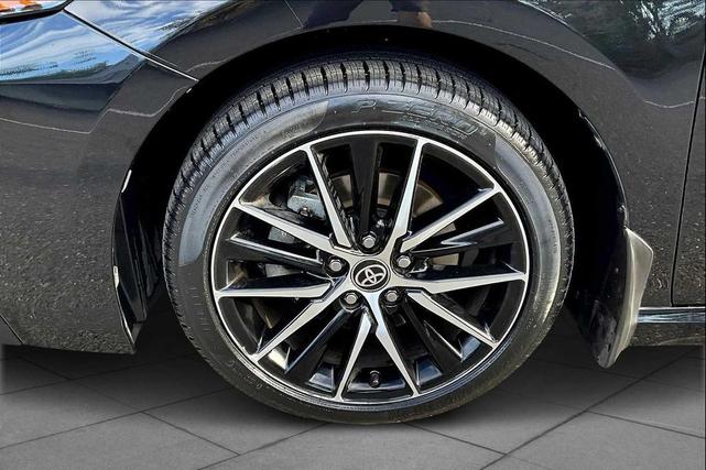Photo of 2022 Midnight Black Metallic Toyota Camry