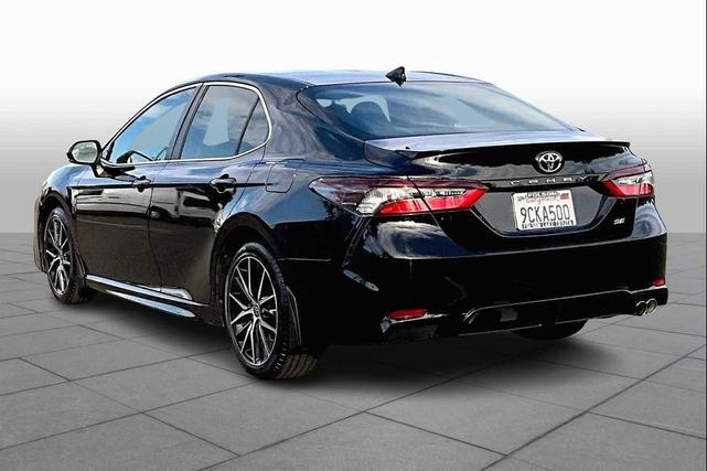 Photo of 2022 Midnight Black Metallic Toyota Camry