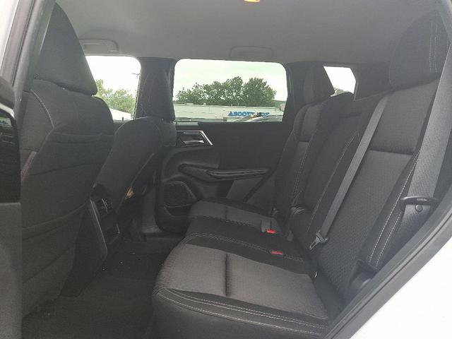 Photo of 2022 White Diamond Mitsubishi Outlander