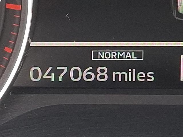Photo of 2022 White Diamond Mitsubishi Outlander