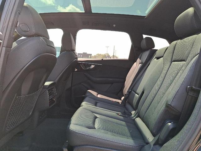 Photo of 2025 Mythos Black Metallic Audi Q7