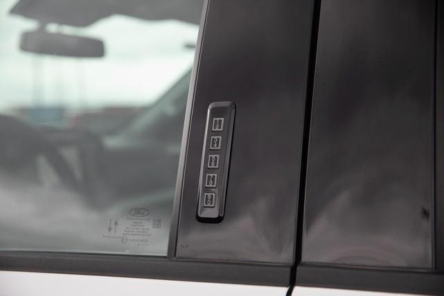 Photo of 2023 Oxford White Ford F-250