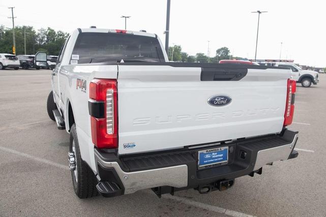 Photo of 2023 Oxford White Ford F-250