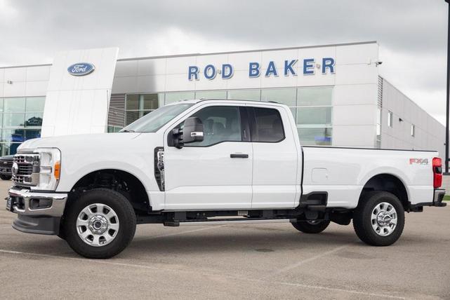 Photo of 2023 Oxford White Ford F-250
