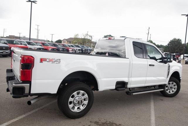Photo of 2023 Oxford White Ford F-250