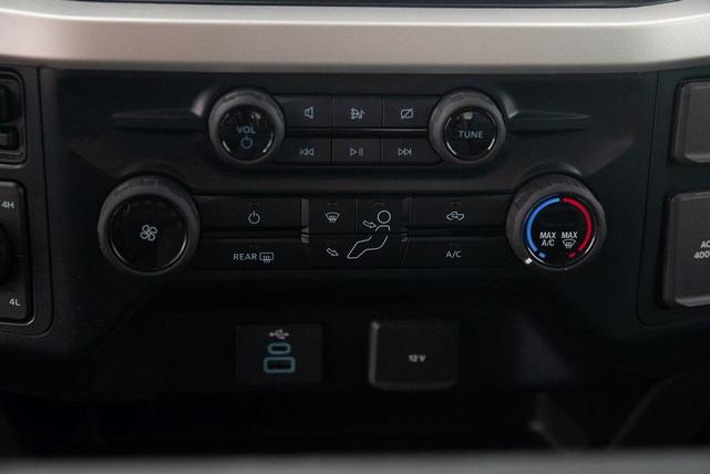 Photo of 2023 Oxford White Ford F-250