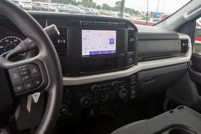 Photo of 2023 Oxford White Ford F-250