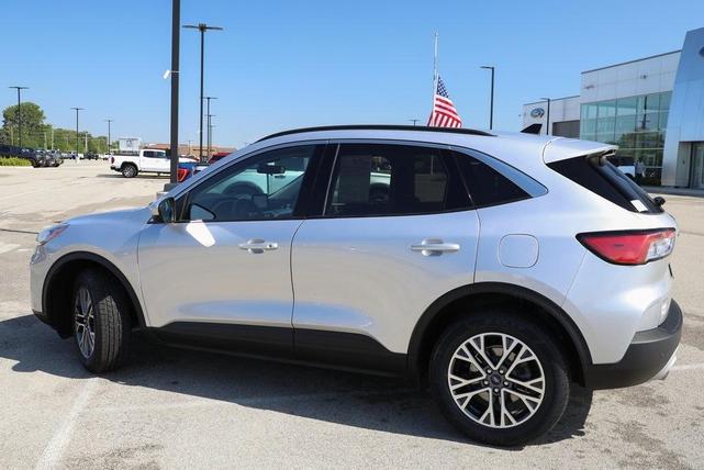 Photo of 2020 Ingot Silver Metallic Ford Escape